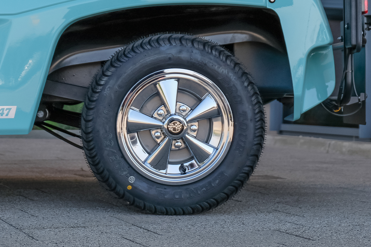0004 10 Hub Caps