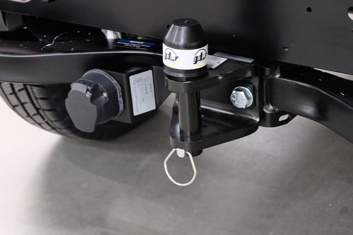 Tow Hook Auxiliary lighting socket